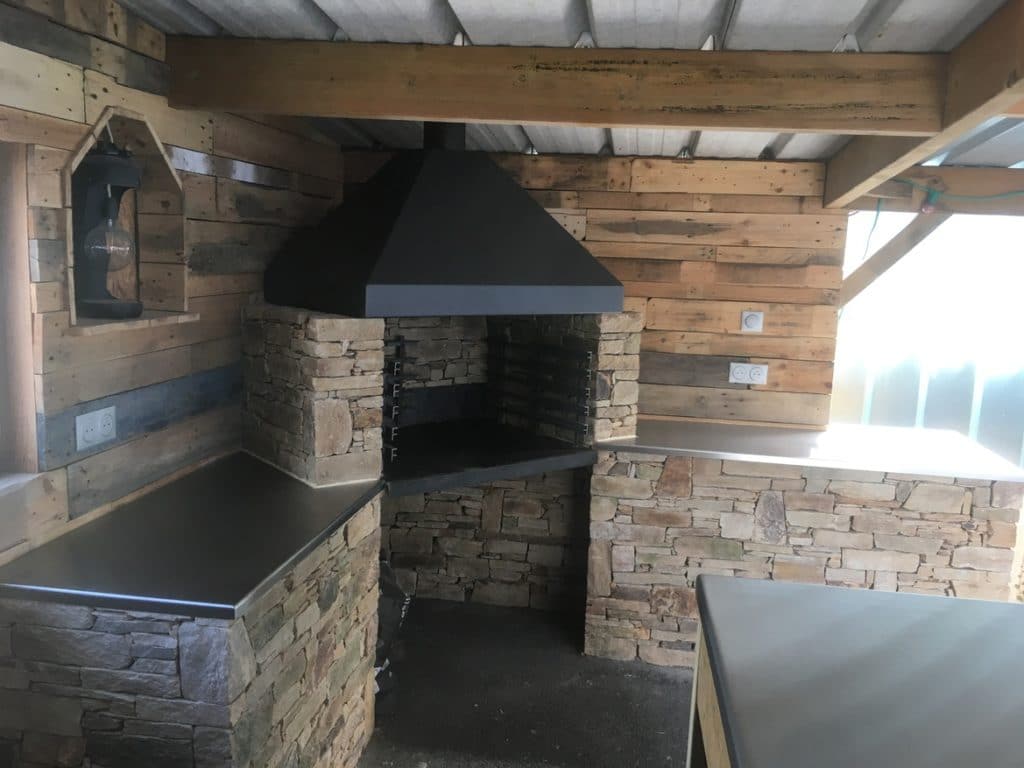 la fabrik_deco_fontaine_Barbecue et plans detravail_métal_mural_interieur_maison_decoratif_architech_vintage_home staging_boeme chic_tendance