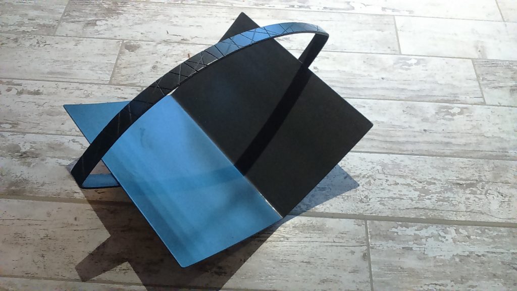 Panier à buches_la fabrik_deco_fontaine_Barbecue et plans detravail_métal_mural_interieur_maison_decoratif_architech_vintage_home staging_boeme chic_tendance