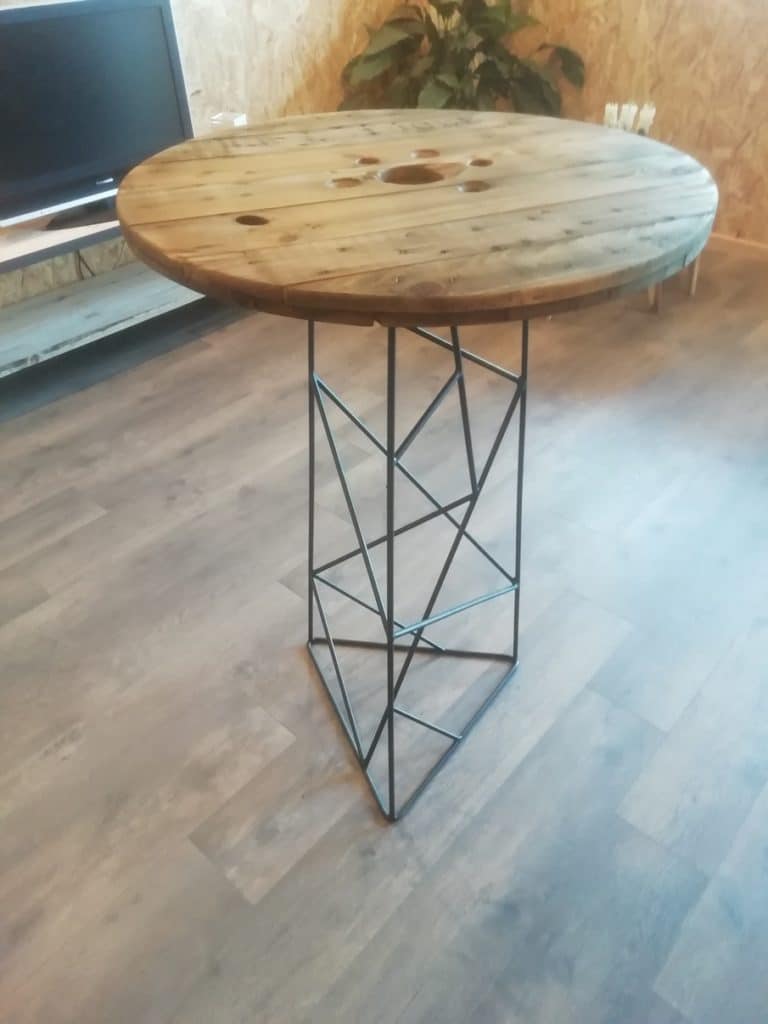 mange debout_La fabrik_Range CD-DVD vide_Meuble_métal_table_meuble_basse_bois_moderne_design_blanc_noir_tv